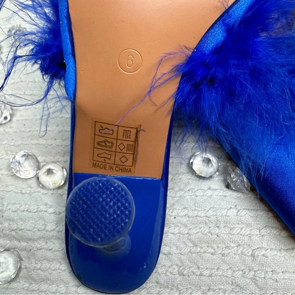 PrettyLittleThing feather sandals - Picture 3 of 5